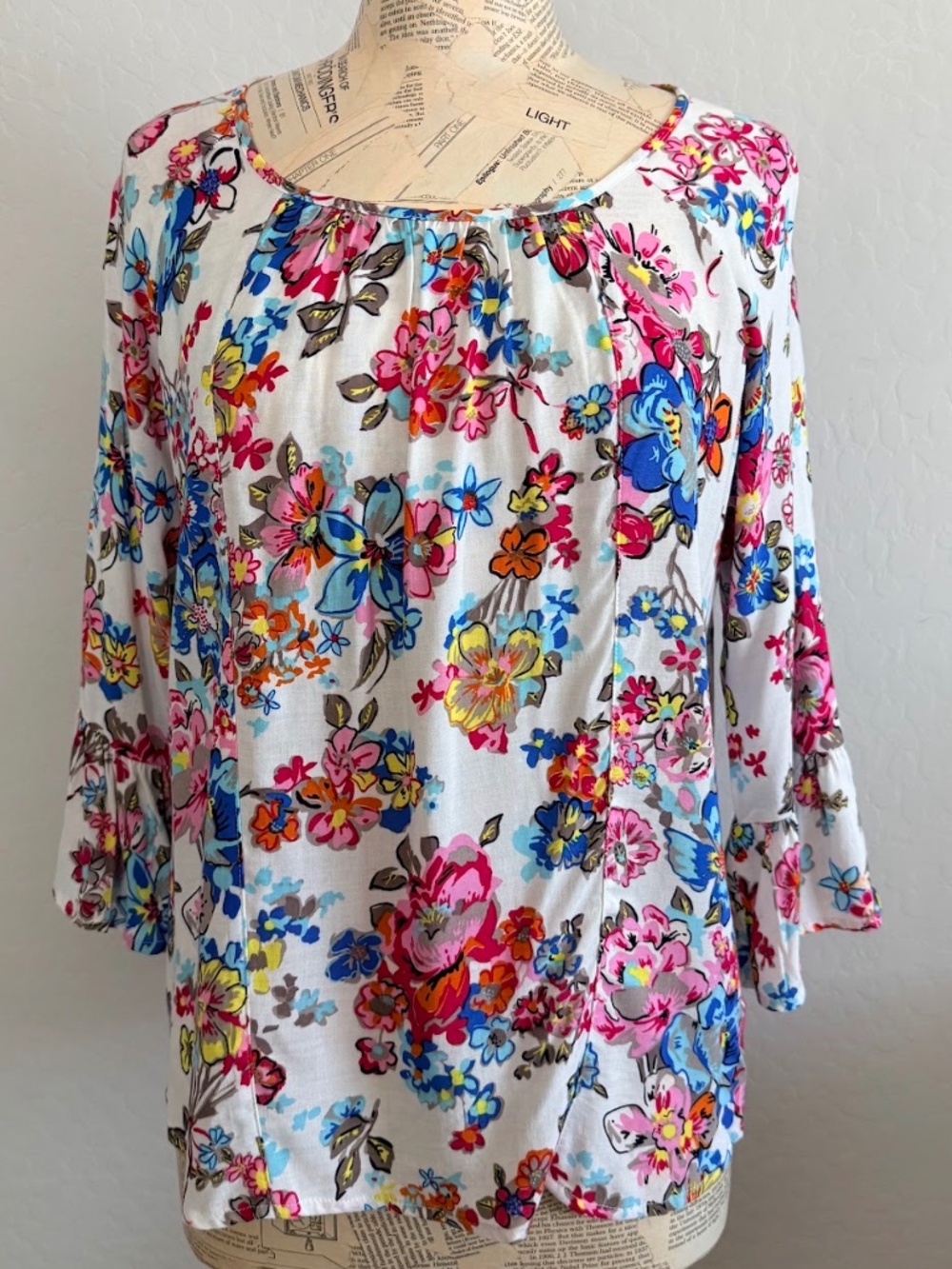 VERA BRADLEY Pretty Posies Floral 3/4 Bell Sleeve Blouse L NEW